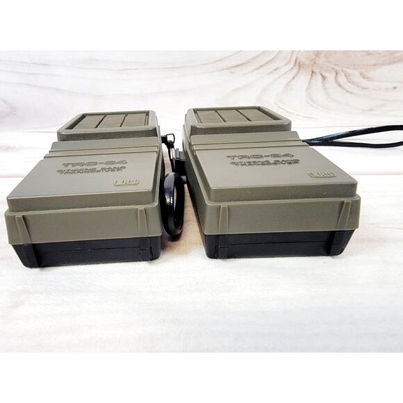 2 - Vintage Realistic TRC-84 Citizen Band Trransciever Walkie Talkie Radios - Picture 8 of 9